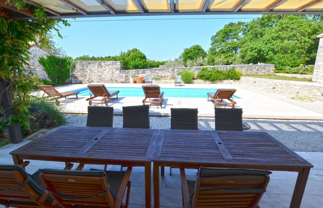 Majestic Rustical Kanfanar Villa With Pool - Foto 45