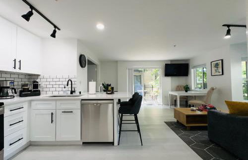 Modern 2Br-2Ba Belltown Condo with Free Garage Parking - Foto 7