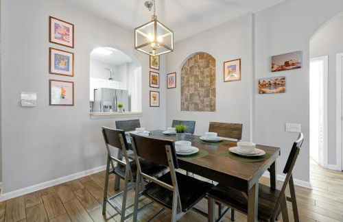 Spring Break Awaits Disney Close Pool Slides Fun - Foto 14