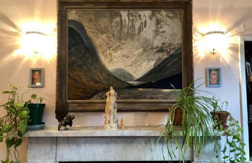 Central Apartment with parking, original art and antiques - Foto 24