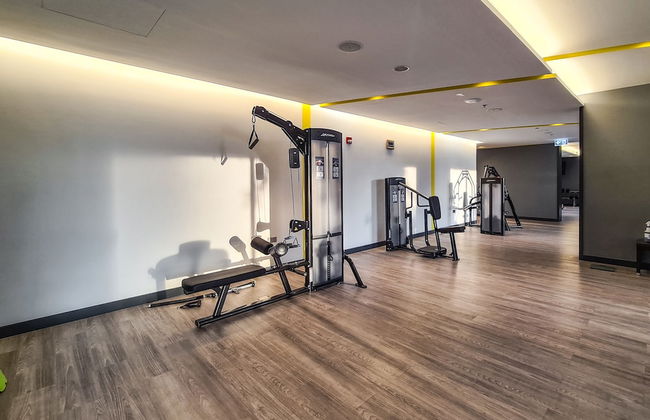 Fancy Apartment With Mesmerizing Canal Views - Photo 43