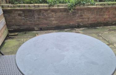 LUXURY One BEDROOM FLAT - Photo 27