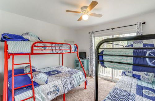 Balcony and Fire Pit Home on Lake of Ozarks! - Foto 21