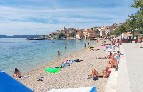 Apartments by the sea Igrane, Makarska - 17292 - Photo 2