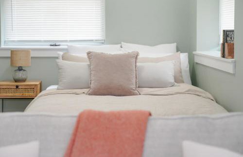 The StayAwhile Studio - Photo 10