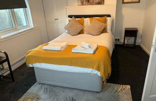 Brighton Bungalow Spacious 3BR, contractor friendly, close to University & near AMEX Stadium, parking,free WIFI,Garden & BBQ, Mobility challenged friendly - Foto 6