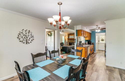 Fairfield Bay Home On Golf Course with Fenced Yard! - Foto 6