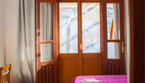 Yvonni Studios - Photo 4