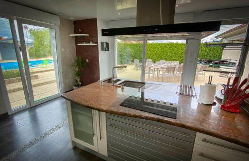 Villa 200m2 avec PISCINE chauffée & SPA & sauna & kota-grill - Foto 17