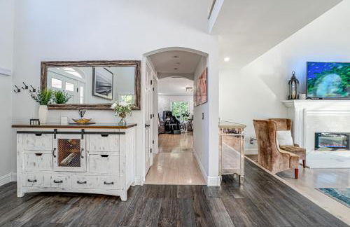 The J Luxury Villa - Southampton Poolside Retreat with Sauna - Foto 55