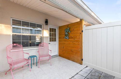 Sun and Fun- Dolphin Diversion - Photo 17