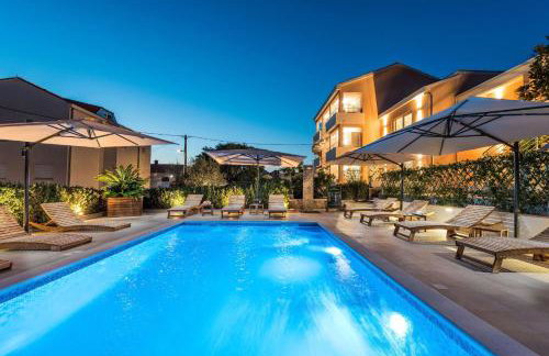 Villa Zdenka with heated pool - Photo 7