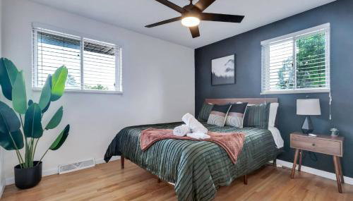 4BD Near DT | Hot Tub, Pingpong & Backyard Fun - Foto 4