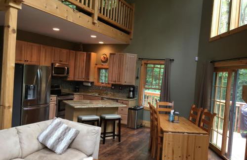 Cozy Vacation Rental for 10 with a Fire Pit in Jim Thorpe, Pennsylvania - Photo 28