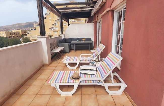 Charming Three Bedrooms Apartment With Seaview - Photo 1