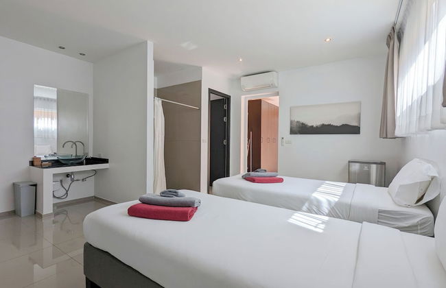 Poolside Apartments and Rooms - Foto 29