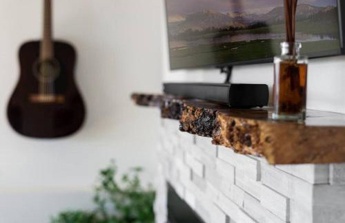 Modern Mountain Lake House - Foto 26