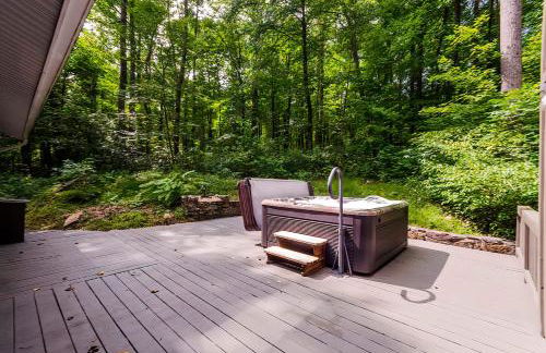 Secluded Oasis w Hot Tub, Screened-in Porch, WiFi! - Foto 19