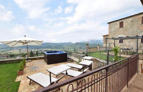 Lovely Apartment In Civitella Benazzone - Foto 13