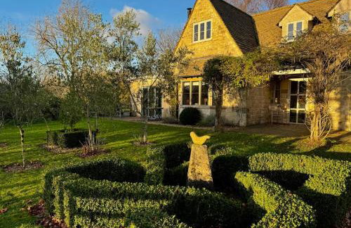 Hill House - Country Retreat by Maison Pro - Photo 2