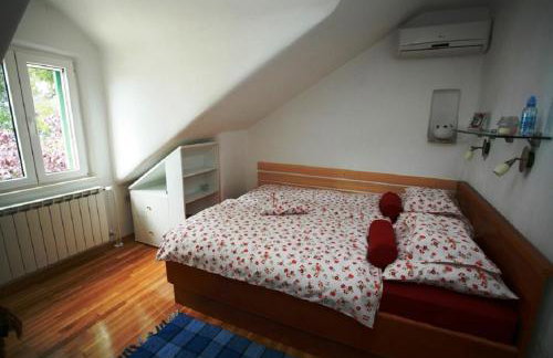 Deluxe Villa Sirena on the beach with Pool - Photo 31