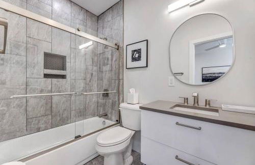 3 Bdrm 3 Full Bath Tower View walk up - Foto 31