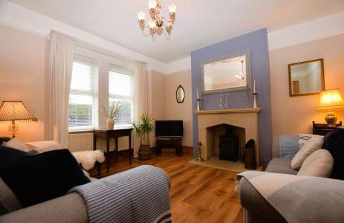 Roots & Wings - Foto 1