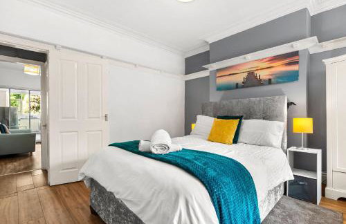HILLTOP PLACE SUITES 5 beds for CONTRACTORS and FAMILIES near MEADOWHALL with FREE PRIVATE PARKING - Foto 17