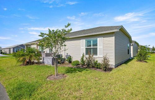 Cozy 2BR in The Villages With BBQ and 4 Seaters Golfcart King Bed - Foto 2