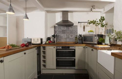 Piskey Cottage, Mousehole - Close to Harbourside - Free WiFi - Free Parking - Photo 2