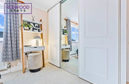 Cozy Family & Contractor Home 3X FREE Parking by Redwood Stays - Foto 19