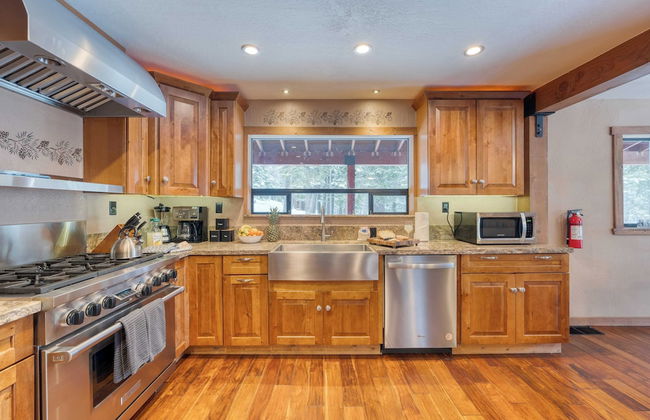 Private Deck, Fireplace, and Ski Access Near Northstar The Lazy Bear - Foto 13