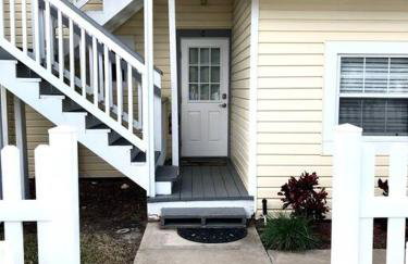 In the Heart of Downtown Dunedin One Bedroom Apt NO KIDS, NO PETS - Photo 4