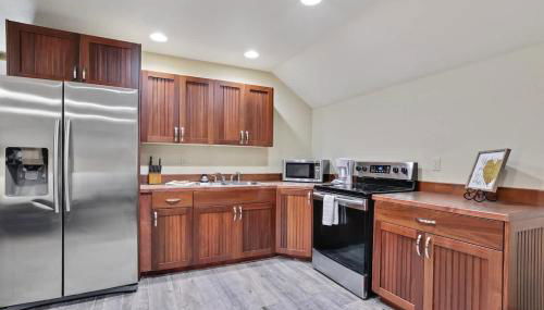 Cozy Private McCall Downtown Remodeled Studio - Photo 3