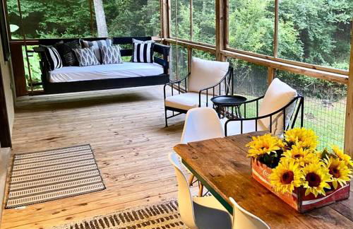 Close to Lake Blue Ridge, Hot Tub, Swing Beds - Foto 1