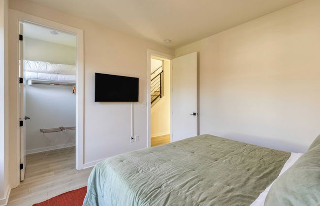 Sleeps 24! 3 Modern 4bdr Townhomes w/ Covered Patios Nashville Group Retreat - Foto 20