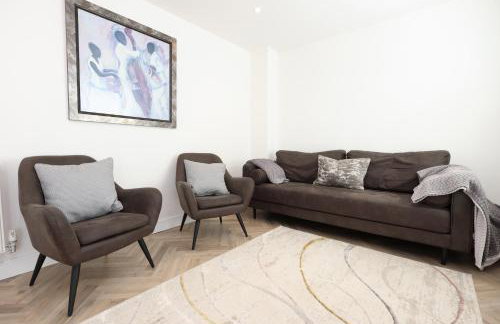 Contractor 4 Bed 3 Bath House Near Airport Parking Barry Island with Parking - Foto 52