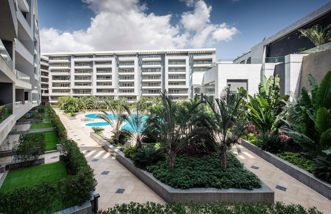 Xuru Stays I Waterfront Designer 2BR - 5 min to Airport - Foto 33