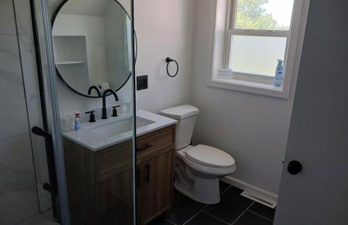 Riverview Bliss in Beautiful Home - Foto 14