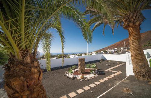 Stunning sea view villa with 6 bedrooms & heated pool - Villa Renaissance - Photo 31