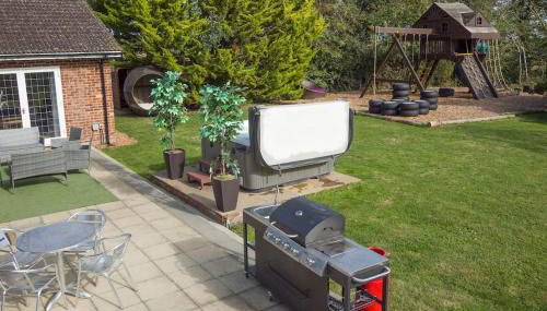 Deluxe 1 Bed Versace Hot Tub Sky TV Cinema Screen - Foto 2