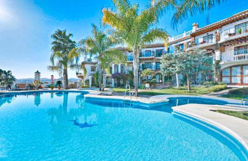 Luxury Puebla Aida with Golf & Sea View - Photo 9