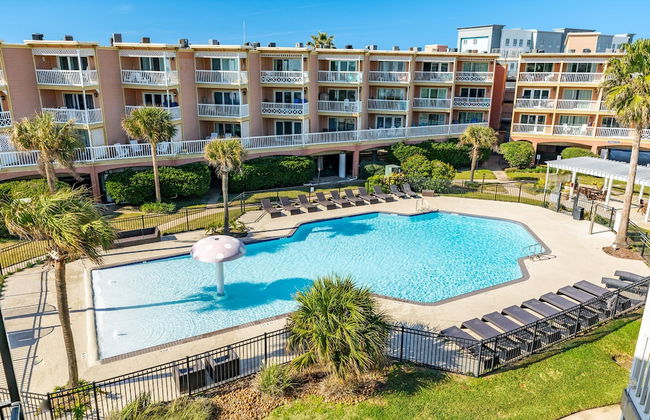 Seaside and Breezy Condo at the Victorian - Foto 68