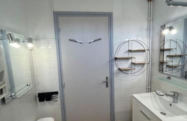 Appartement les Mésanges en rez de jardin -terrasse-2 chambres-parking - Foto 7