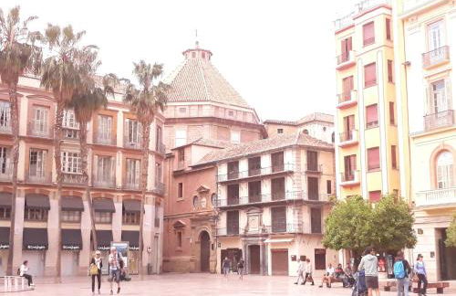 Stay Home & Away in the Heart of Historic Town of Malaga - Photo 32