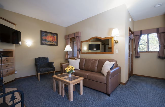 Olympic Village Inn - Photo 17