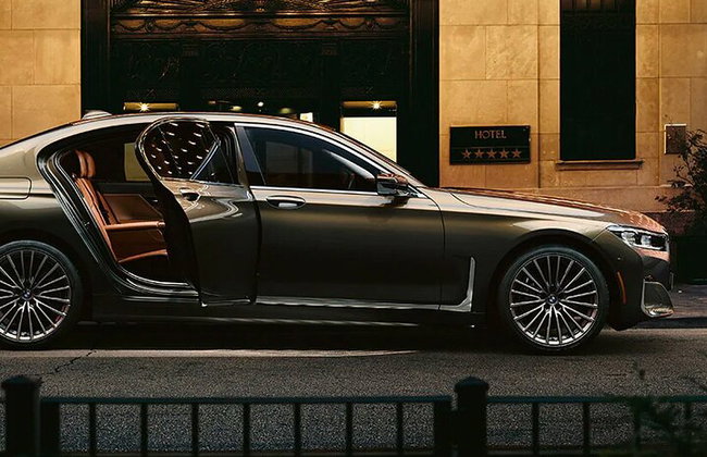 Luxury Sedan Departure from Sharjah City to Sharjah Airport SHJ - Photo 2