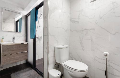 Studio Home Away from Home - Photo 11