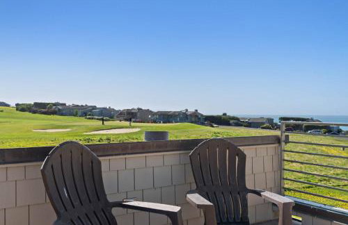 Breathtaking Views of the Pacific Ocean Rooftop Balcony Gourmet Kitchen and Hot Tub overlooking Golf Course - Foto 42