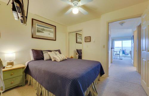 Beachfront Onekama Vacation Rental with Balcony! - Foto 10